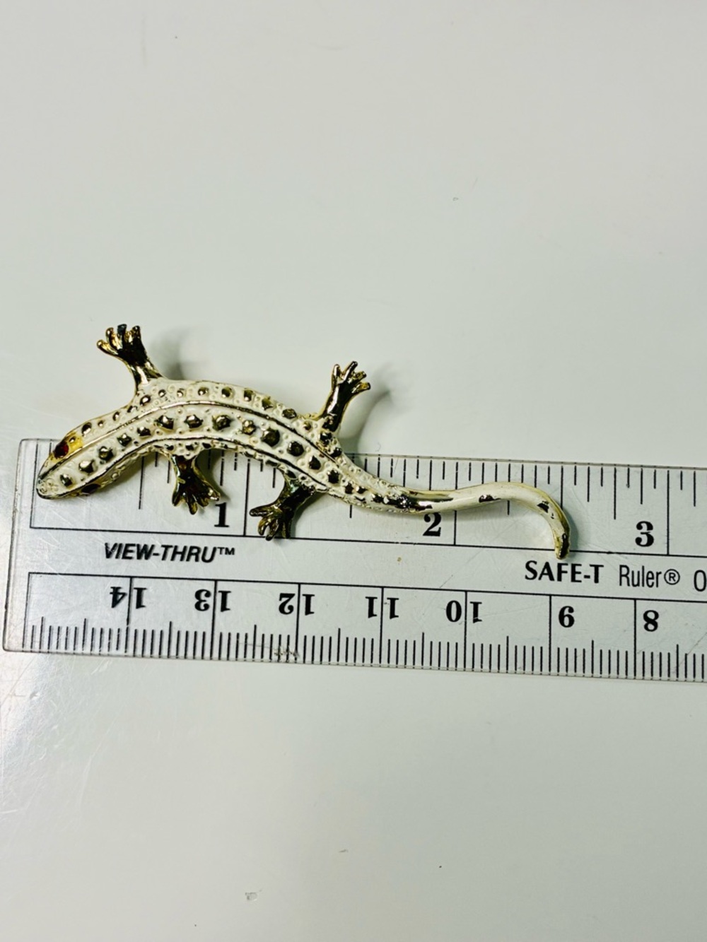 VTG Gold and White Lizard Brooch with Red Eye Lightweight Eclectic Everyday - Picture 12 of 14